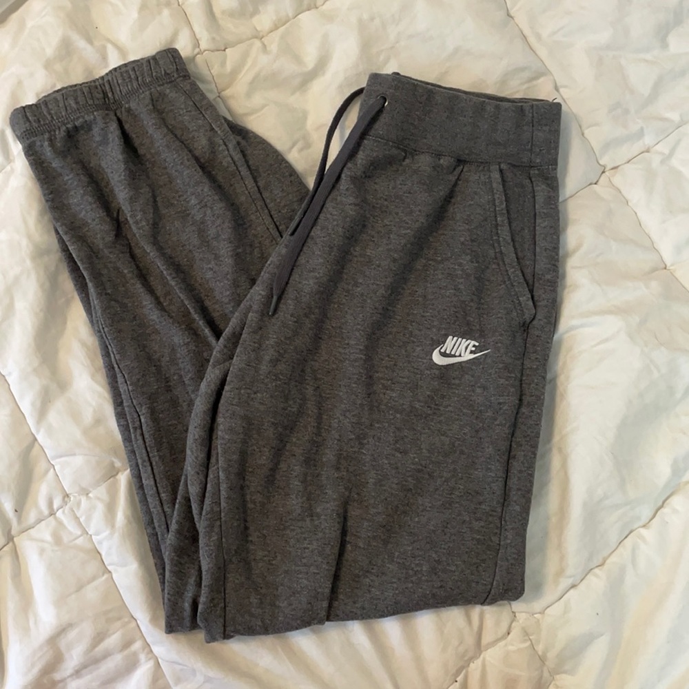 dark grey Nike sweatpants